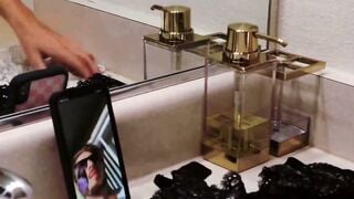 Vanna Bardot Sucks Big Cock In Amateur Bathroom Blowjob
