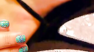 Amateur Webcam Model Teases Fans With Sexy Feet & Strappy Heels
