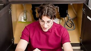Kimmie Haze Deepthroats Plumber & Rides Huge Dick on Kitchen Counter