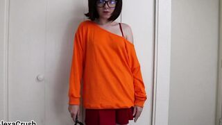 Velma GETS NAKED for Clues