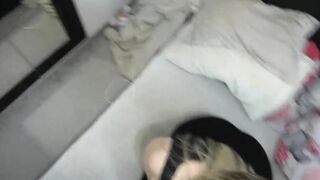 Phat butt white women blows penis and gets banged! her long butt