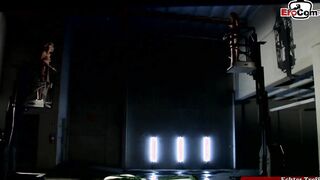 HOLLYWOOD – ACTRESS HAS 3SOME FFM AT TAPE SET