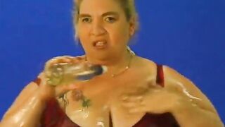 Older blonde BBW asked her neighbour vibrator her holes