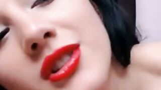 Super Squirter Brunette Masturbates on Webcam