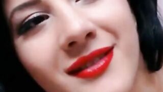 Super Squirter Brunette Masturbates on Webcam