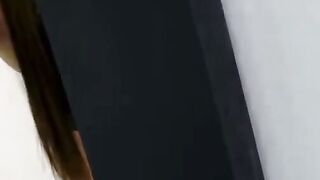 Seduced the courier with a juicy booty and cuckolded her hubby 125