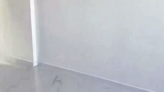 Seduced the courier with a juicy booty and cuckolded her hubby 125