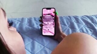 Seduced the courier with a juicy booty and cuckolded her hubby 125