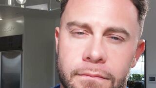 New sugarbaby Della Cate knocks on known sugardaddy his door