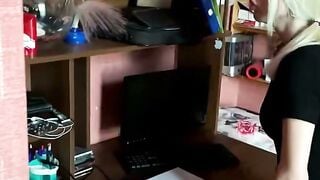 deep throat sloppy from a adorable stepsister into daddy's room