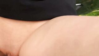 A Spoiled Russian Brat Gets Nailed by a Taxi Driver for Being Rude1 8