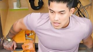 I Need A Man Just Like You - S10:E2
