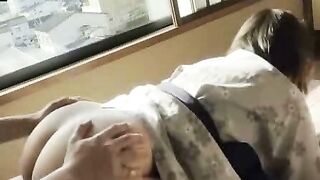 浮気な奥さんと旅館でバック2