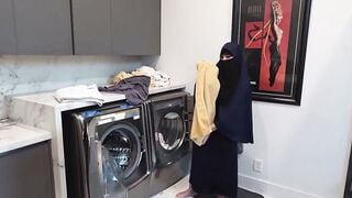 Hijabi Woman Deepthroats Big Cock In Laundry Room