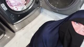 Hijabi Woman Deepthroats Big Cock In Laundry Room