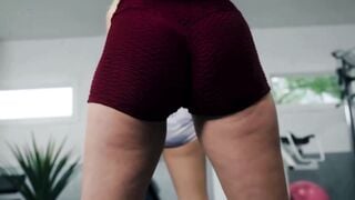 Blake Blossom Licks Kate Dalia's Shaved Pussy After Workout