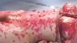 蝋燭責めと鞭打ちされるお姉さん