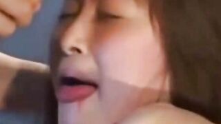 蝋燭責めと鞭打ちされるお姉さん