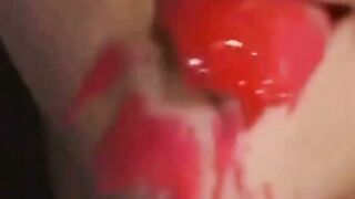 蝋燭責めと鞭打ちされるお姉さん