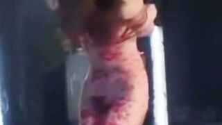 蝋燭責めと鞭打ちされるお姉さん