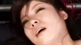 低周波と電マ責めからファック