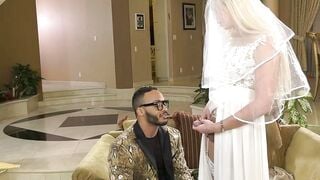 Aubrey Kate Deepthroats Big Cock in Wedding Dress Shemale Tits Job