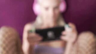 Eva Elfie Gamer Girl Sucks Cock In Fishnets Tight Pussy Creampie