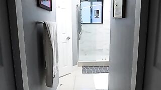 Tattooed Stepdad Sucks Teen Stepdaughter's Tight Pussy In Bathroom Shower
