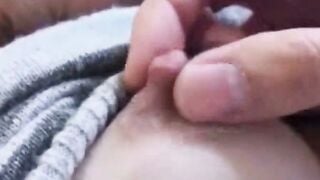 玉舐めフェラからパイパン生中出し＆オナ