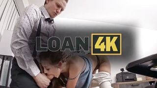 Amateur Big Boobs Teen Deepthroats Cock & Gets Pounded on Office Desk