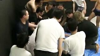 パイパン娘を全裸凌辱 電マ＆フィストで顔射