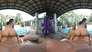 Lilian & Maria Suck Cock in Sunlit VR Pool Threesome