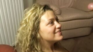 Amateur Hottie Sucks Cock & Takes Face Cumshot On Couch