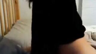 Singaporean Amateur Asian Babe Masturbates On Cam