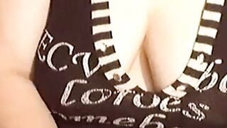 Amateur BBW Cam Girl Shows Off Huge Titties & Curvy Ass