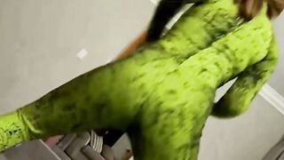 Plump Black Dancer Bounces Massive Ass In Tight Green Snake Print Leggings Audition