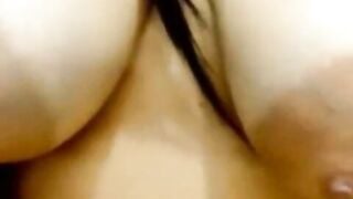 Pregnant Busty Woman Squeezes & Milks Her Nipples On Cam