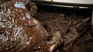 Lyndra Lynn Mud Play & Chocolate Slime Messy WAM Fetish