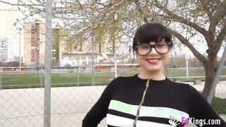 Damaris has become the SUPERMILF: "I wanna teach lessons to young dudes!"