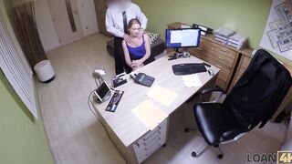 LOAN4K. Poor college girl knows how to deal with all her cash problems