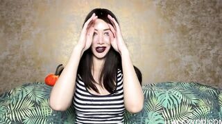 Happy Halloween with Hotkinkyjo, long triple penis vibrators