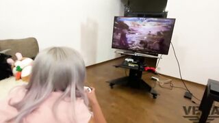 CUM INTO SISTER GAMER WOMEN WHILE SHE WAS HAVING FUN