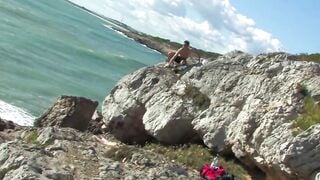 Die Feurige Lussy am Strand gefickt