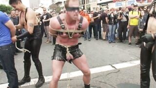Noah Brooks Public Gay Blowbang & Rimming Crowd Spectacle