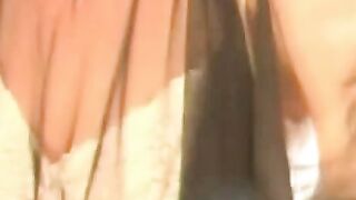 Amateur Granny Webcam Show: Naked Pussy & Handjob For Friends