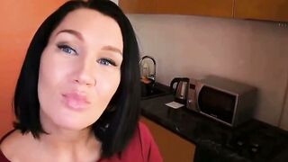 Amateur MILF Deepthroats Stiefsohn Cock & Swallows Cum POV