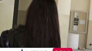 Melina Mason Deepthroats Johnny Sins & Takes Sloppy Facial