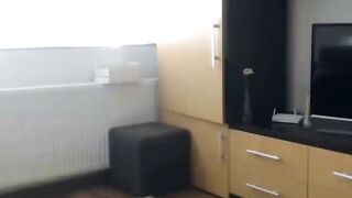 Amateur Webcam Girl Shows Off Her Phat Ass And Curves