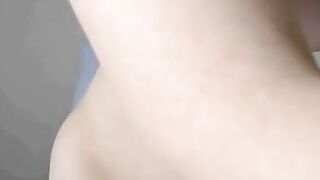 Amateur Webcam Girl Shows Off Her Huge Round Ass And Wet Pussy