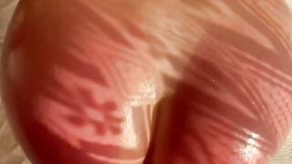 Oiled BBW Mom Gets Anal Penetration After Sunburn Treatment